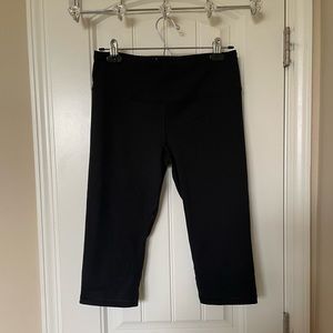 Victoria’s Secret Sport Cropped Leggings - Medium